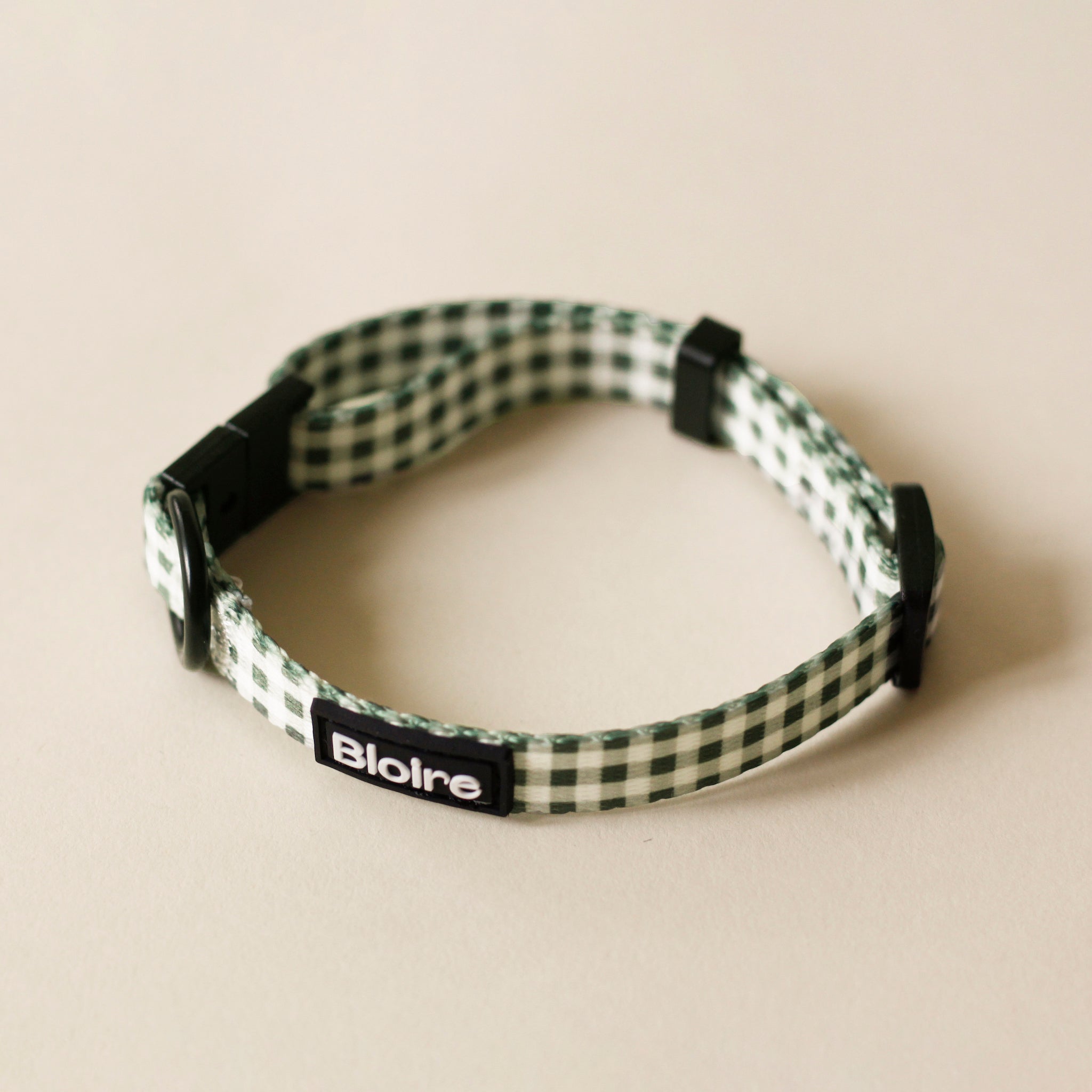 Buffalo plaid outlet collar